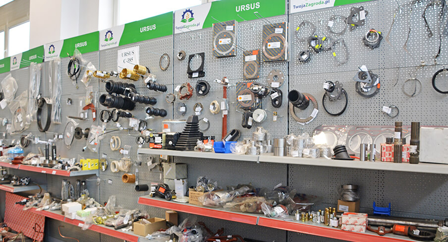 Części do ciągników różnych producentów w sklepie rolniczym w Sokółce